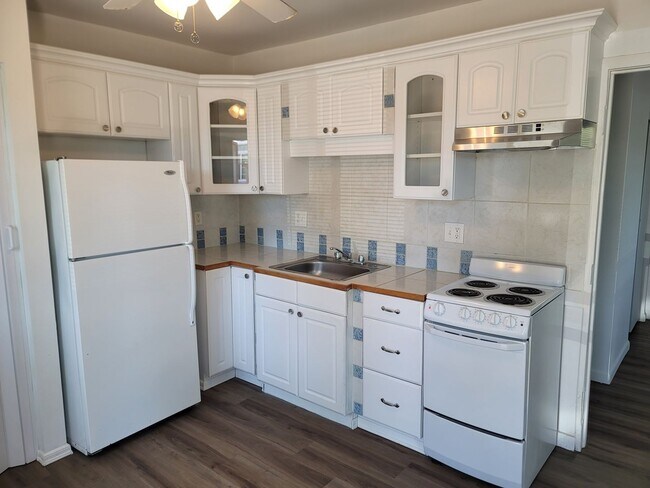 Building Photo - Cozy 1 Bedroom Apartment Available Now!