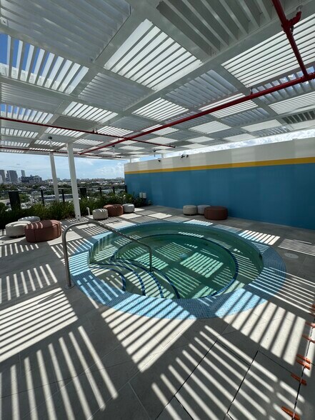 Building Photo - 264 NW 31st St