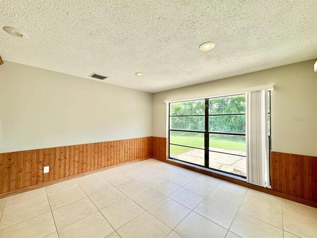 Building Photo - 2414 San Luis Rd