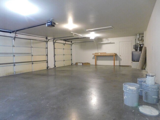 Building Photo - Recent Remodel