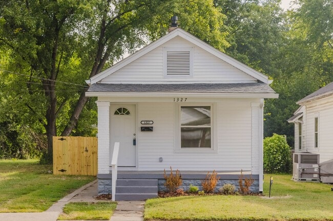 Primary Photo - Beautiful Renovated 3 Bedroom and 2 Bathroom Home