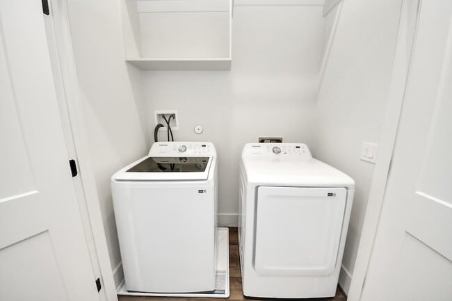 Building Photo - 6018 Knox St