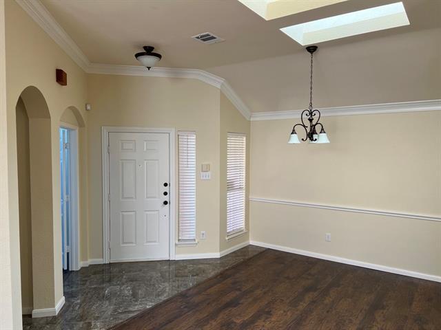 Building Photo - 3013 Foxhollow Dr