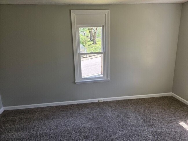 Building Photo - Cozy 3 Bedroom Home in Clarksville!