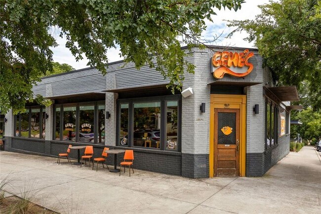 Building Photo - 2238 Ridgedale Rd NE