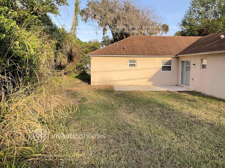 Building Photo - 2626 Needle Palm Dr