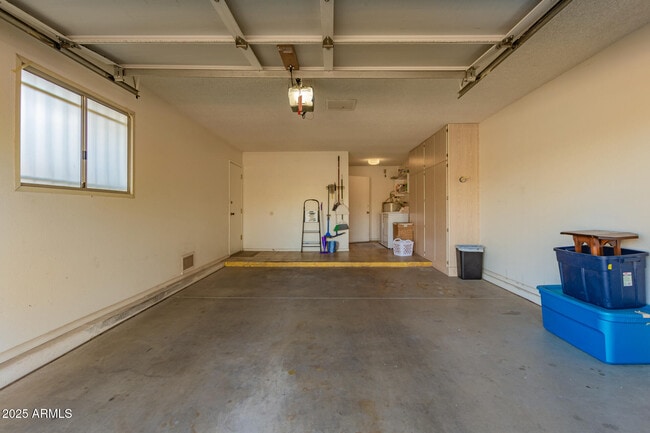 Building Photo - 17621 N 105th Ave