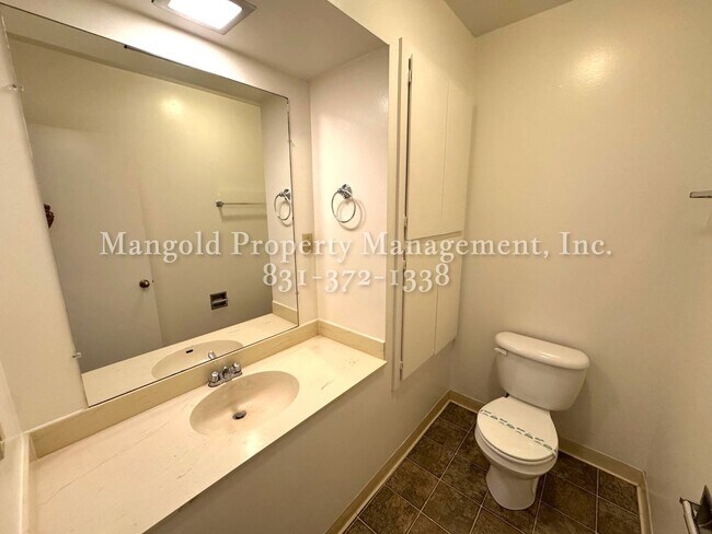 Building Photo - Great Home Located in Monterey Neighborhoo...