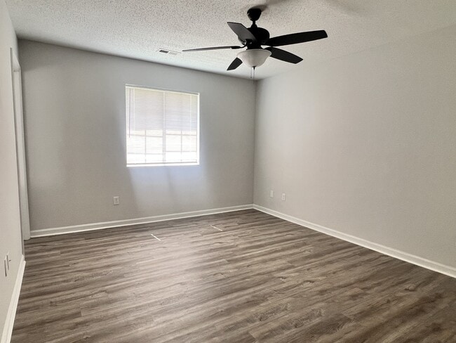 Building Photo - 4111 Glenshire Way