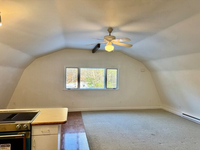 Building Photo - 165 Grove St