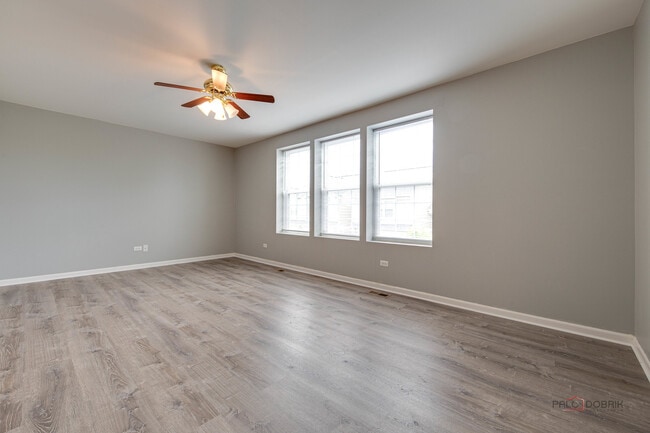 Building Photo - 347 Devoe Dr