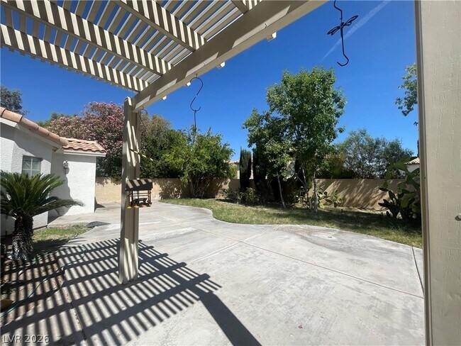 Building Photo - 2538 Furnace Creek Ave