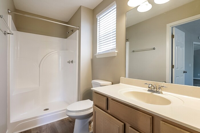 Building Photo - 105 Bradford Cir