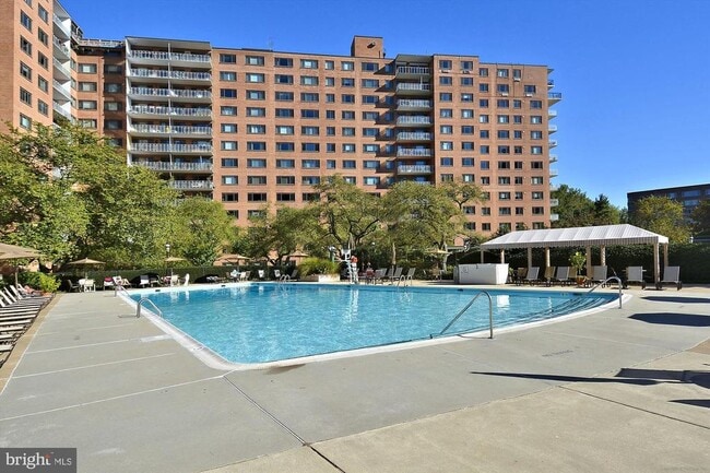 Building Photo - 4201 CATHEDRAL Ave NW