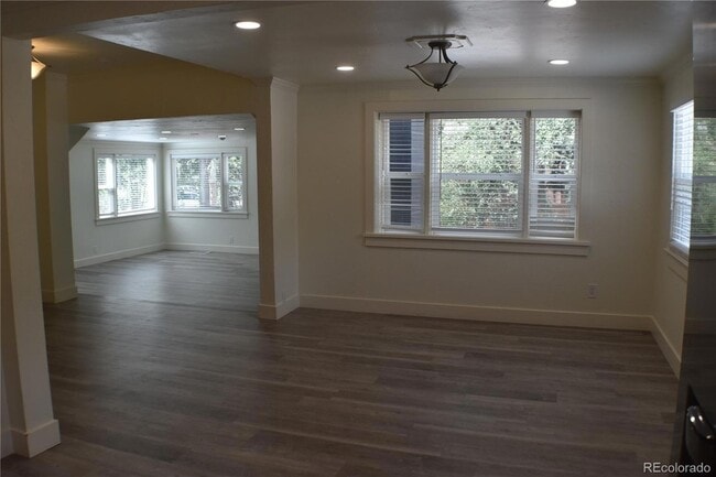 Building Photo - 1328 E St Vrain St