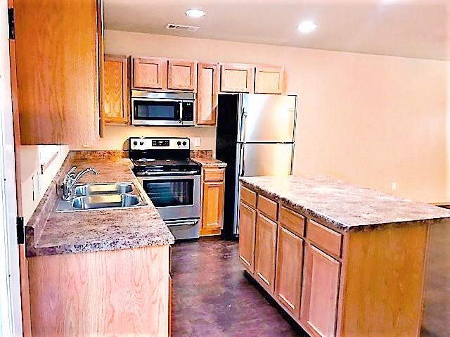 Building Photo - 250 S Slopeside Dr