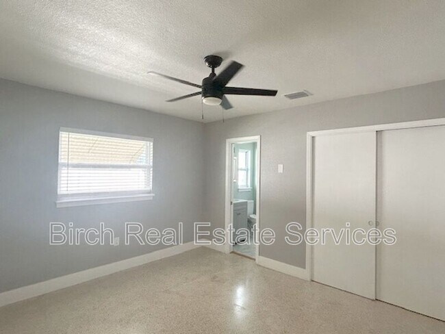 Building Photo - 1830 Lady Mary Dr