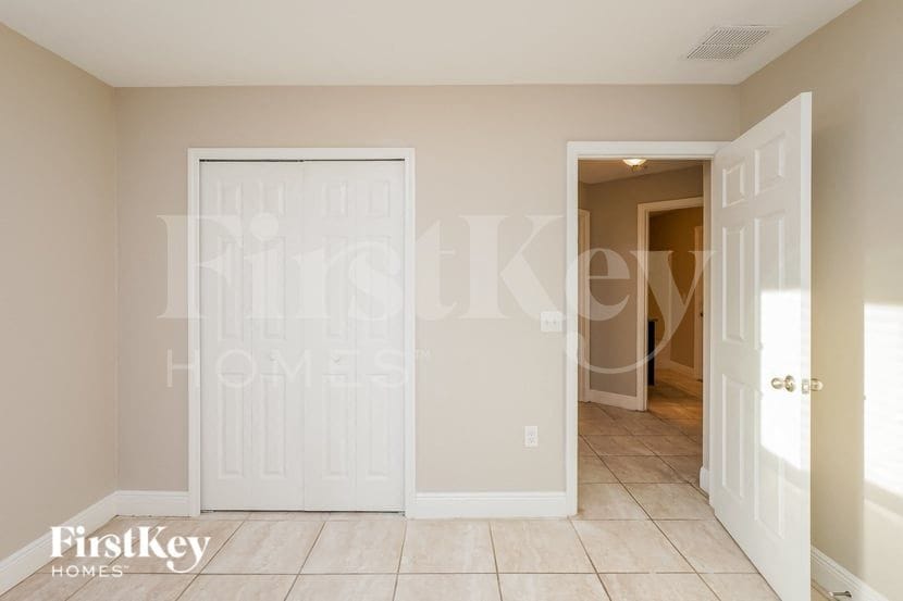 Building Photo - 368 Camellia Ct