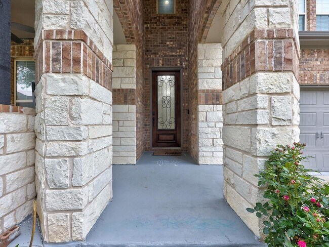 Building Photo - 4312 Privacy Hedge St