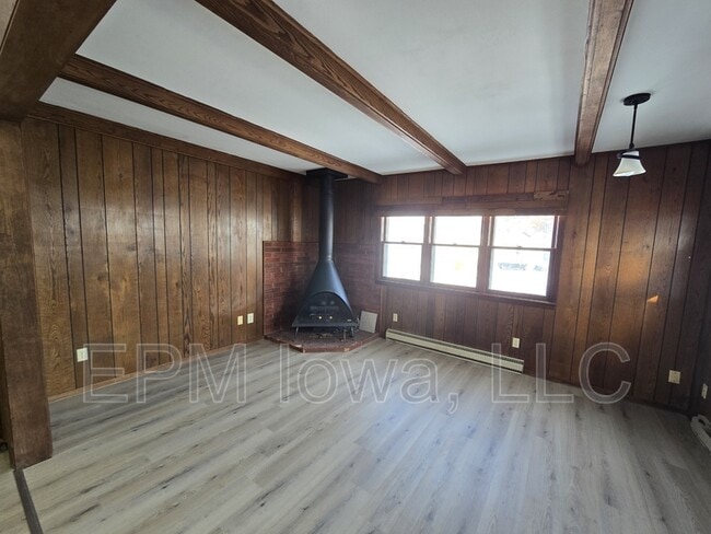 Building Photo - 1147 Bourland Ave