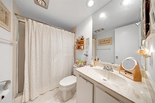 Building Photo - 901 Cypress Grove Dr