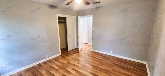 Building Photo - 1520 Hilltop Dr