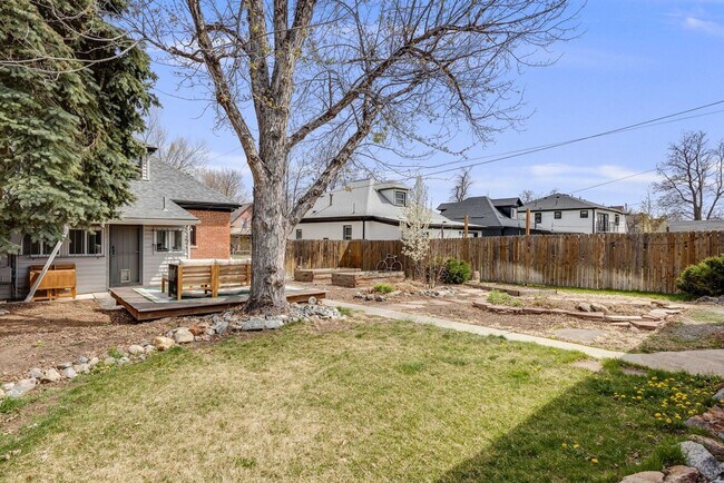 Building Photo - Charming 2BR House in Denver