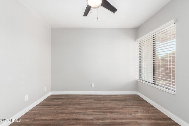 Building Photo - 4220 E Almeria Rd