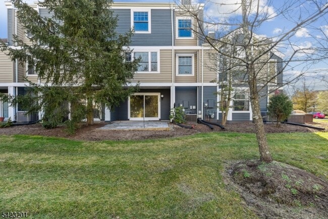 Building Photo - 155 Northfield Rd