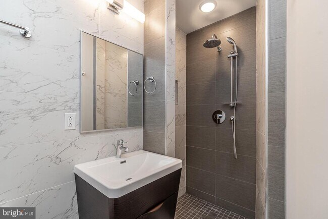 Building Photo - 2045 N College Ave