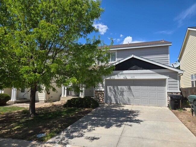 Building Photo - Spacious and Bright 4 Bedroom Home with Garage and Basement Now Available!