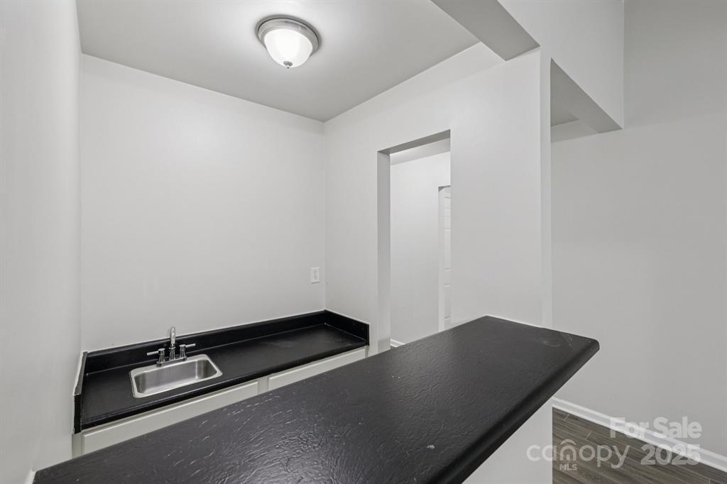 Building Photo - 7030 Huntsmaster Dr