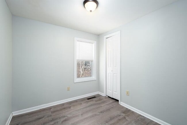 Building Photo - 114 Ida St