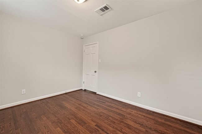 Building Photo - 5215 Stillbrooke Dr