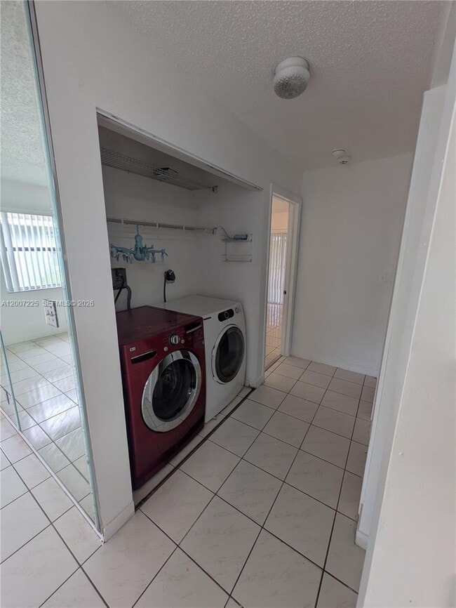 Building Photo - 8033 NW 41 Ct