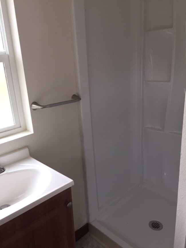 Building Photo - STATUS: pENDING APPLICATION  | R118H | $995
