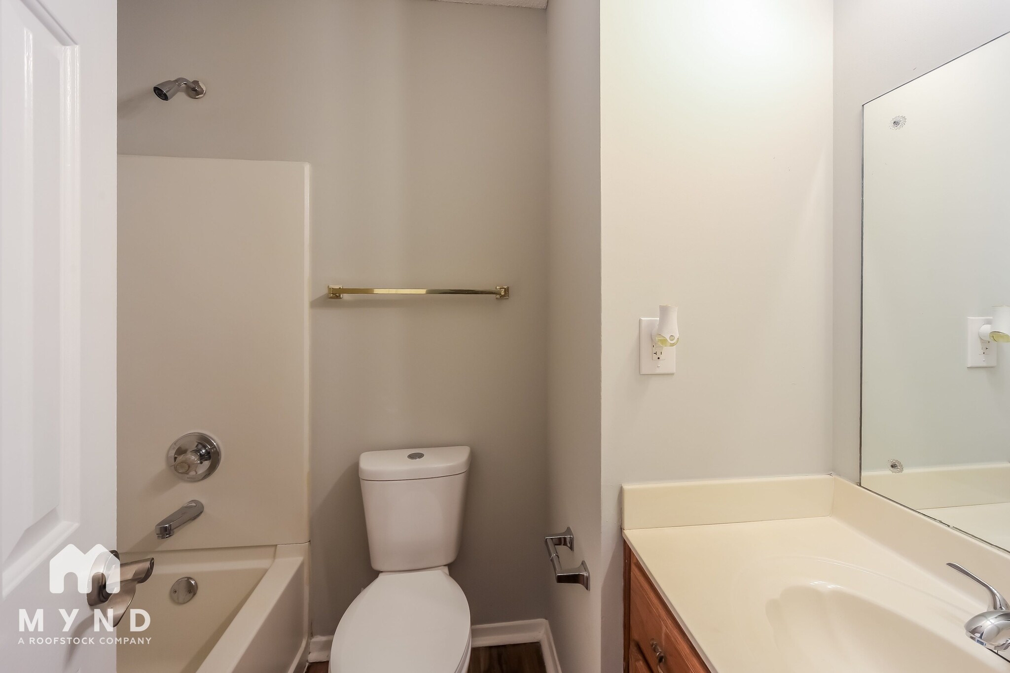 Building Photo - 4266 Brighton Dr