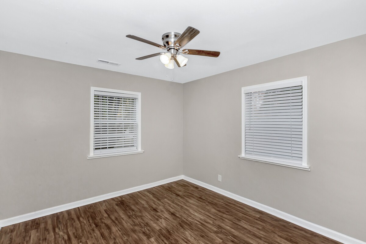 Building Photo - 4304 9th Ave SW