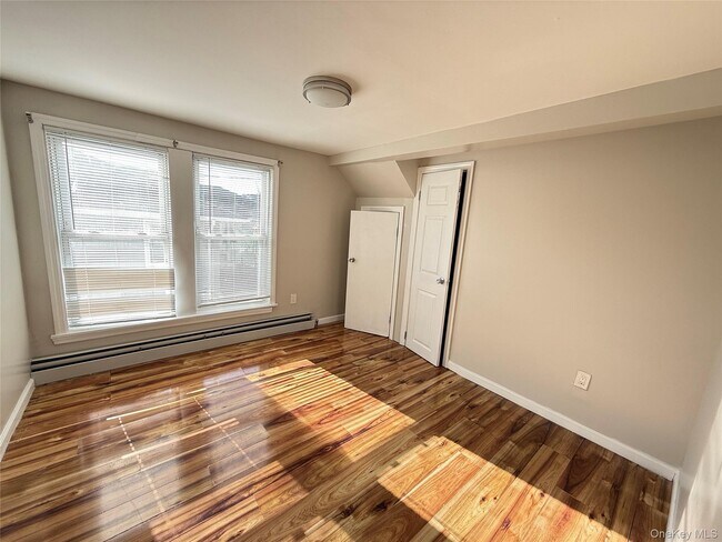 Building Photo - 610 Laurelton Blvd