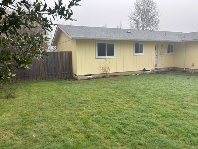 Building Photo - Beautiful 3 Bedroom 2 Bath Located in NW Corvallis!