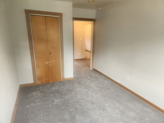 Building Photo - 732 Idlewood Ave