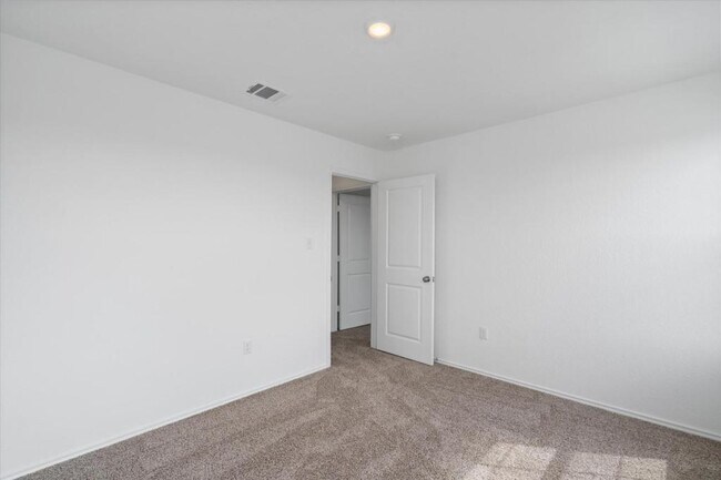 Building Photo - 301 Freshwater Dr