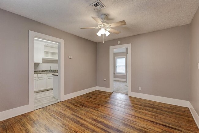 Building Photo - 1714 N Kelham Ave
