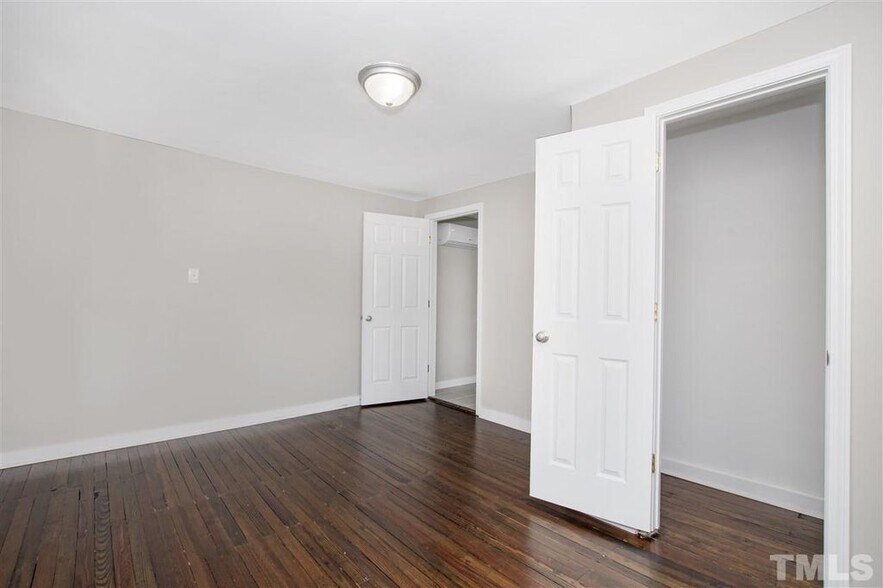 Building Photo - 520 Commonwealth St