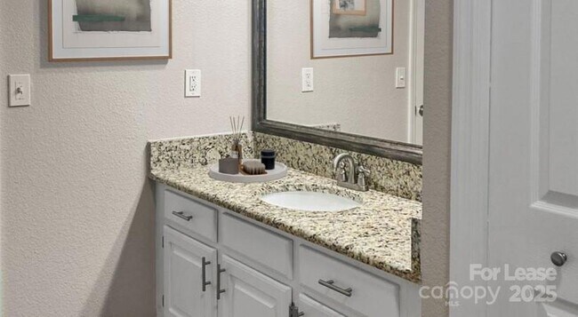 Building Photo - 14325 Plantation Park Blvd