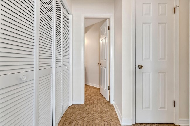 Building Photo - 3 Bedroom in Bluewater Bay!