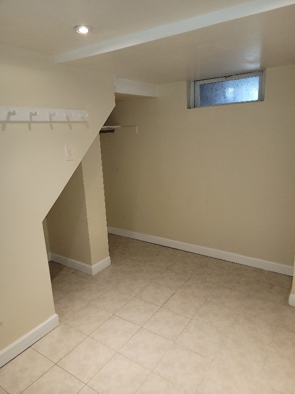 Building Photo - 2712 Urbana Dr