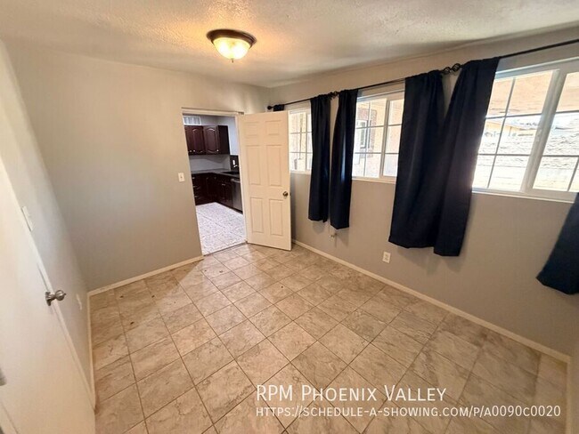 Building Photo - 301 N 3rd St