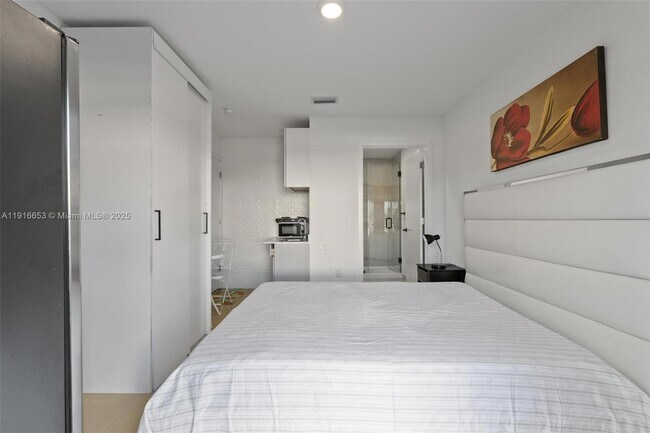 Building Photo - 275 NW 13th Pl