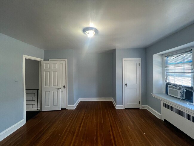 Building Photo - 3403 Chippendale Ave